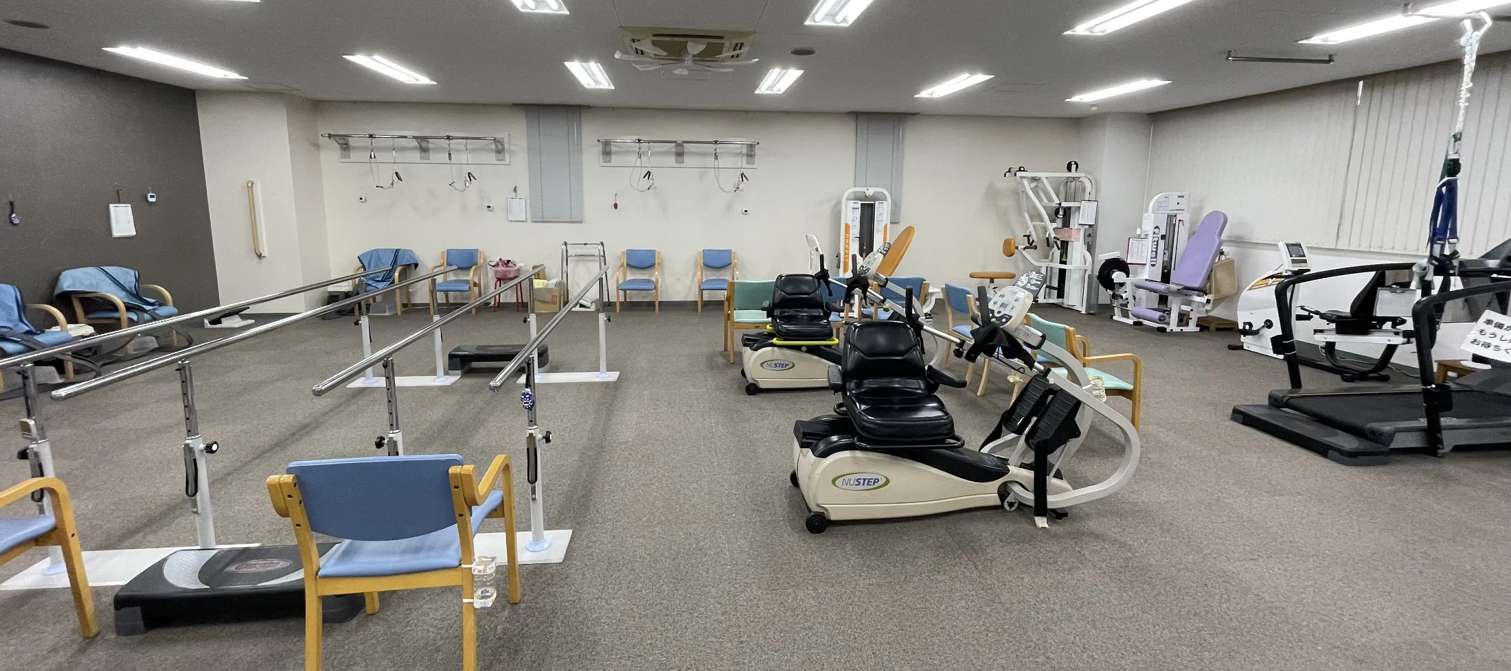 松本デイサービスセンター 高齢者専用運動トレーニングマシン 歩行用トレーニングマシン